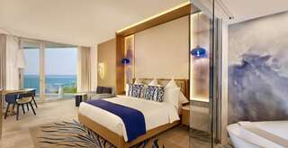 Отель Paragraph Resort & Spa Shekvetili, Autograph Collection Шекветили Семейный люкс с 2 спальнями и балконом с видом на море-1