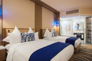 Отель Paragraph Resort & Spa Shekvetili, Autograph Collection Шекветили Стандартный номер с балконом и 2 двуспальными кроватями-2
