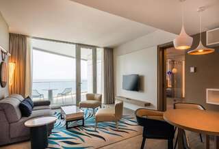 Отель Paragraph Resort & Spa Shekvetili, Autograph Collection Шекветили Полулюкс с 1 спальней, 1 кроватью размера «king-size» и балконом с видом на море-4